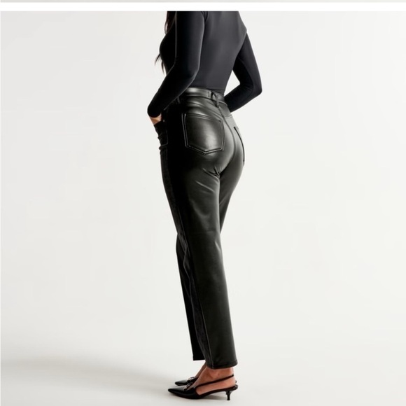 Abercrombie & Fitch Curve Love 90’s Straight Jean Vegan Leather Jean Mixed - Picture 5 of 11